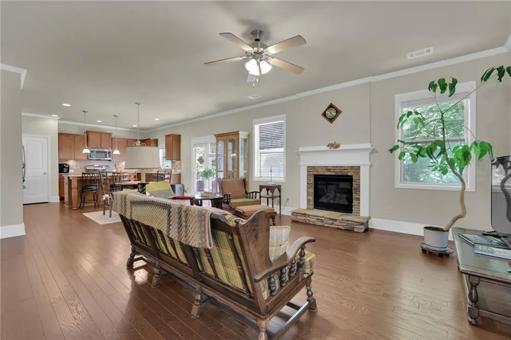 630 Collingsworth Lane Lawrenceville, GA 30043