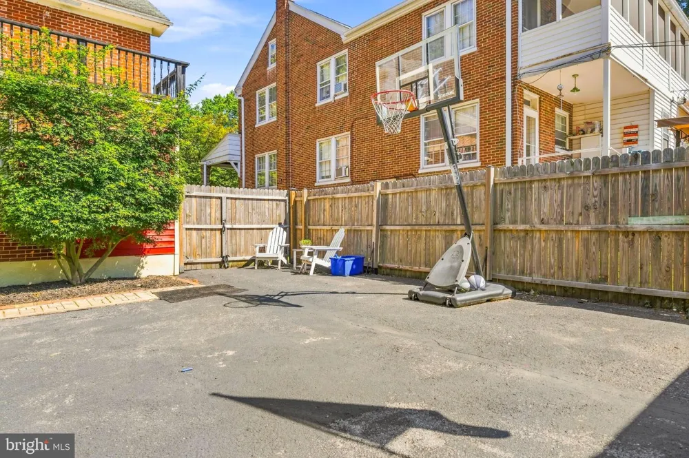 35 E IRVIN AVENUE E Hagerstown, MD 21742