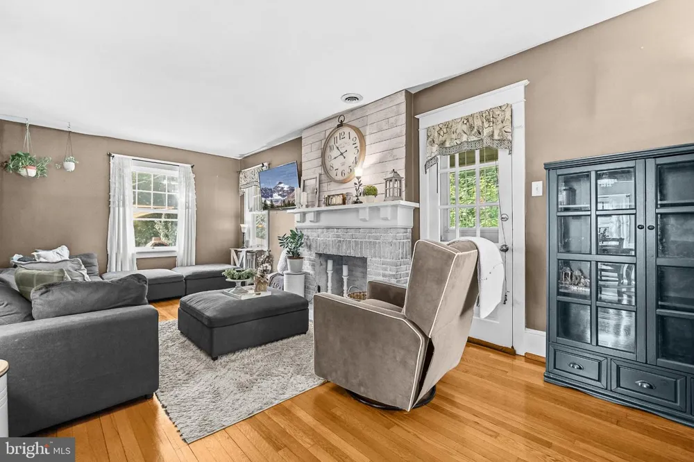 35 E IRVIN AVENUE E Hagerstown, MD 21742