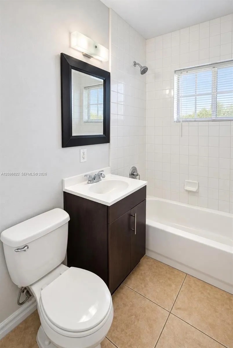 13 S Royal Poinciana Blvd #20 Miami Springs, FL 33166