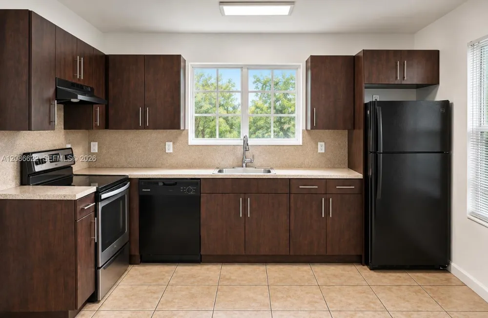 13 S Royal Poinciana Blvd #20 Miami Springs, FL 33166