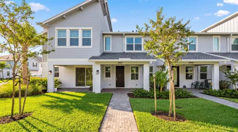 5001 Longwood Lake Square