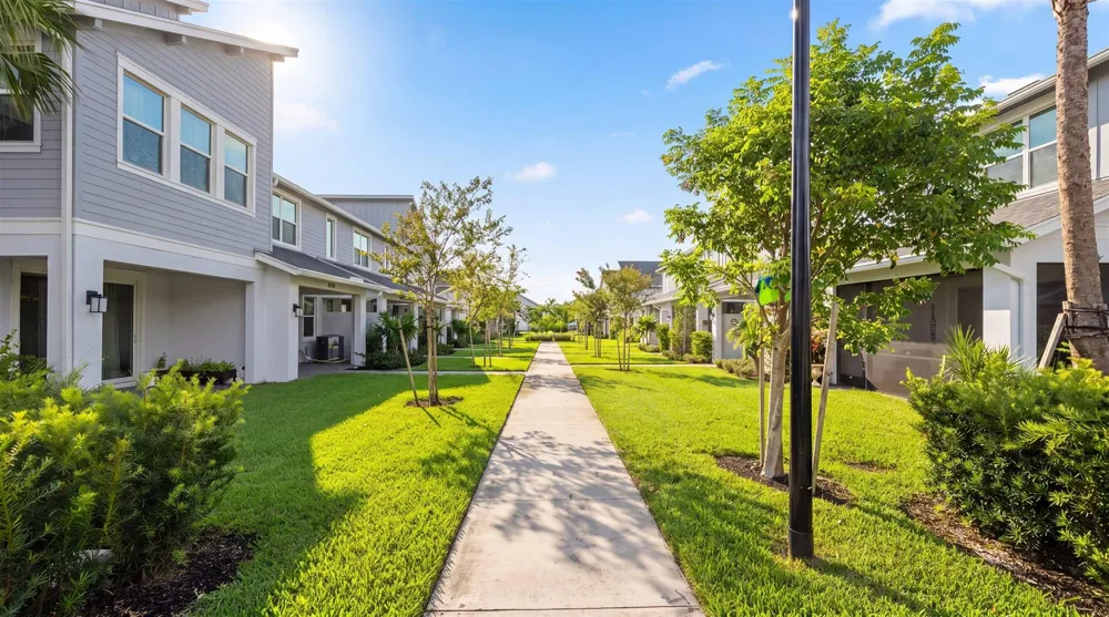 5001 Longwood Lake Square Westlake, FL 33470