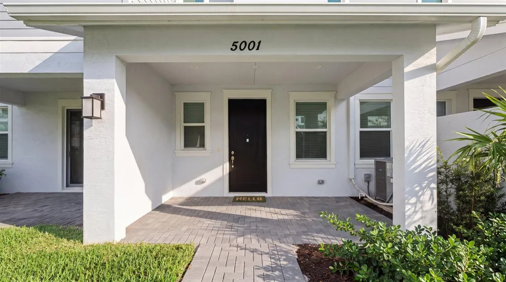 5001 Longwood Lake Square Westlake, FL 33470