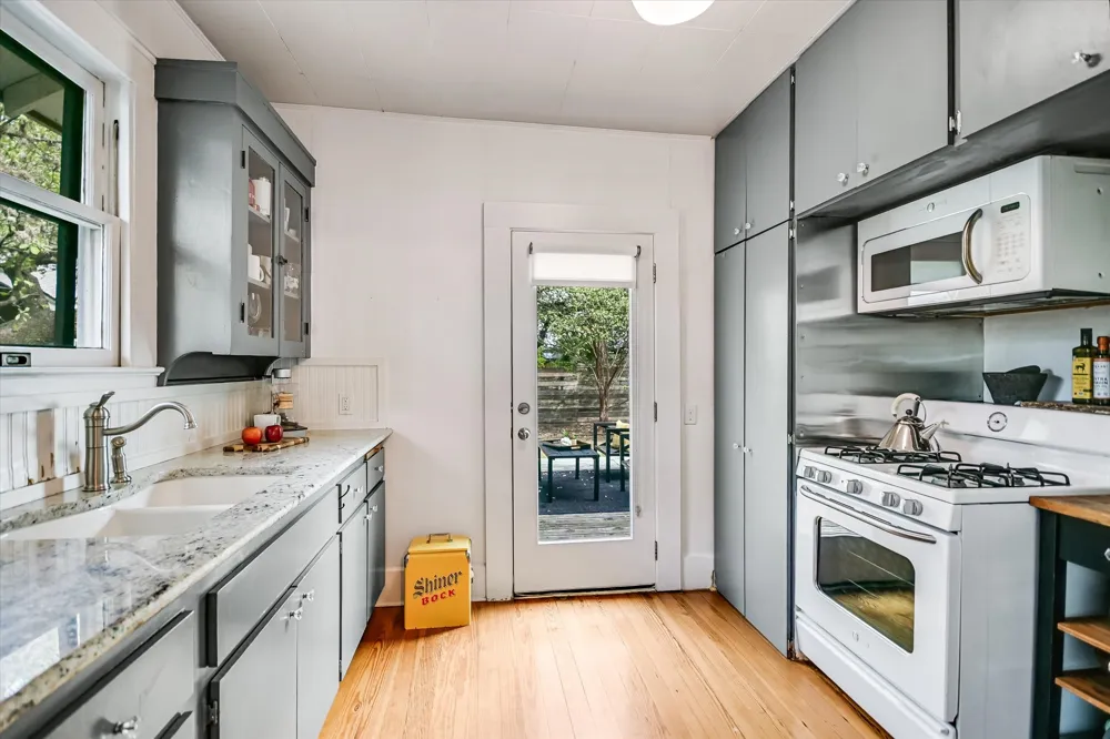 1709 Drake Avenue Austin, TX 78704