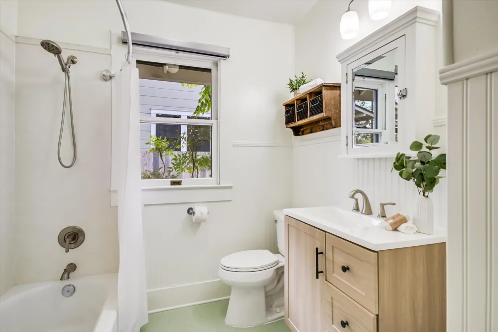 1709 Drake Avenue Austin, TX 78704