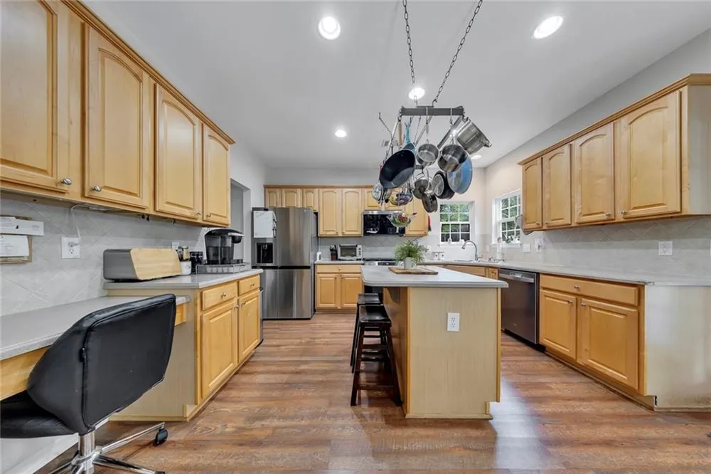 419 Highlands Loop Woodstock, GA 30188