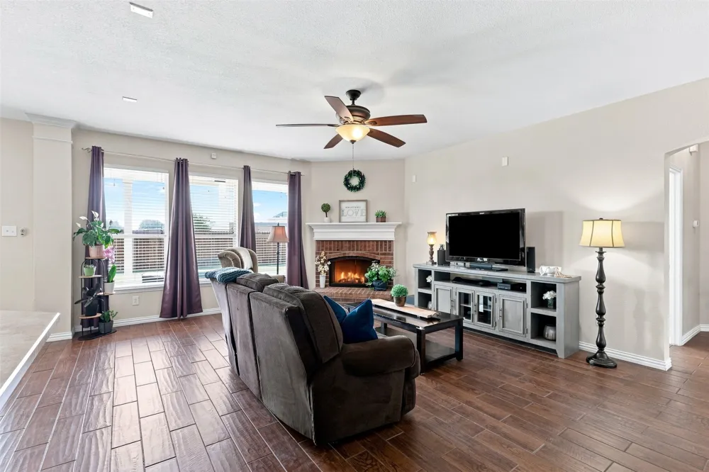 1105 Kimbro Drive Forney, TX 75126