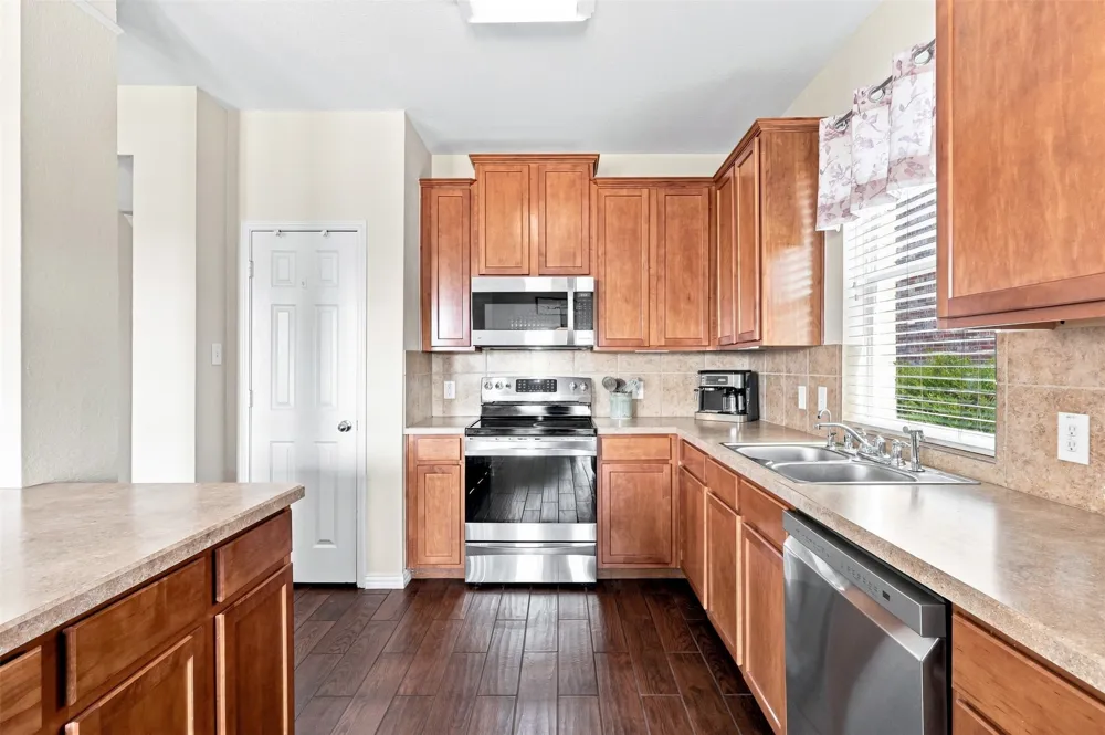 1105 Kimbro Drive Forney, TX 75126