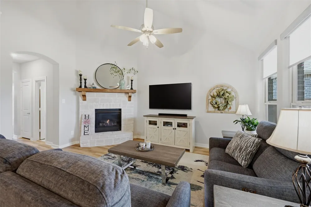 3913 Southbend Drive Denison, TX 75020