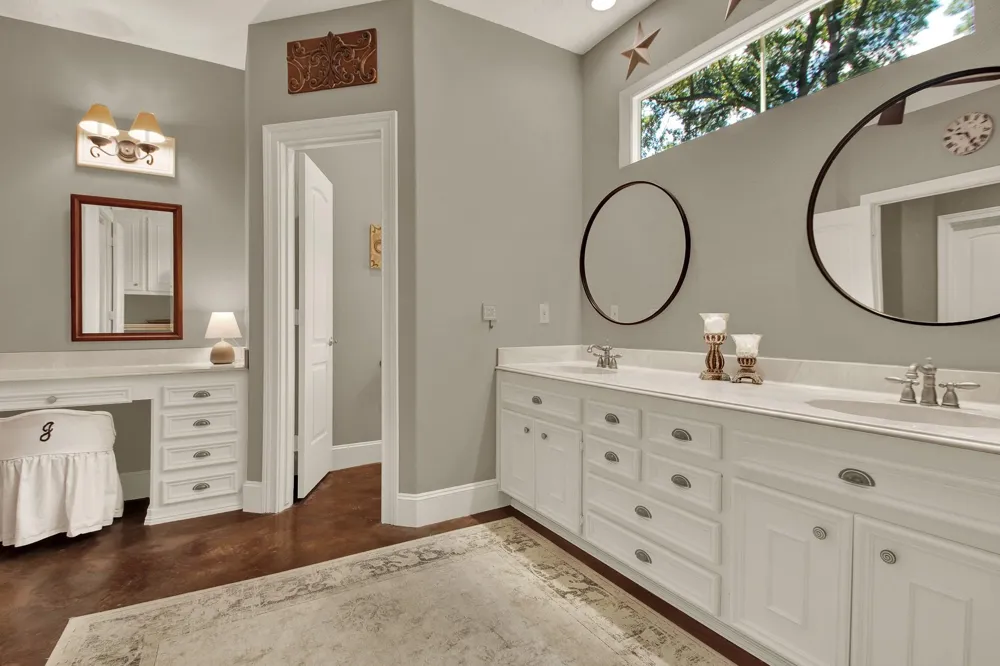 12102 Oak Bluff Drive Houston, TX 77070