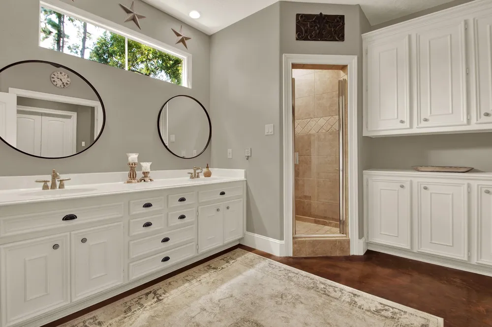 12102 Oak Bluff Drive Houston, TX 77070