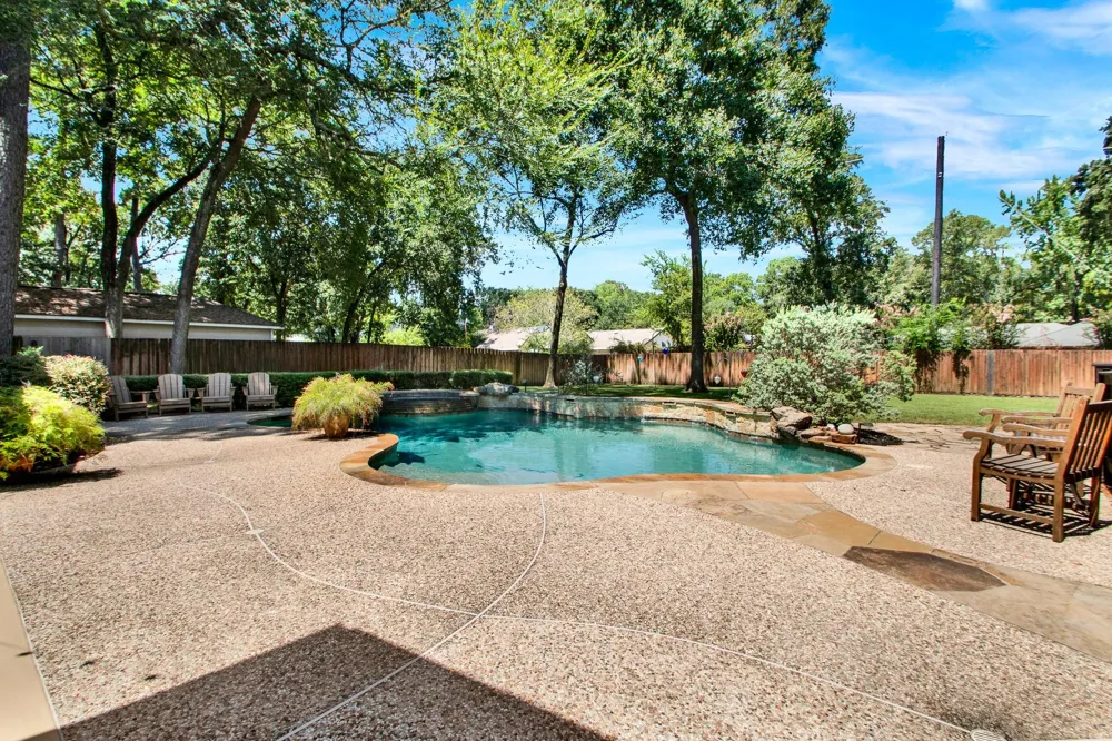 12102 Oak Bluff Drive Houston, TX 77070