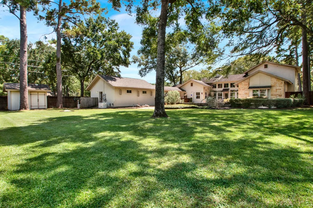 12102 Oak Bluff Drive Houston, TX 77070