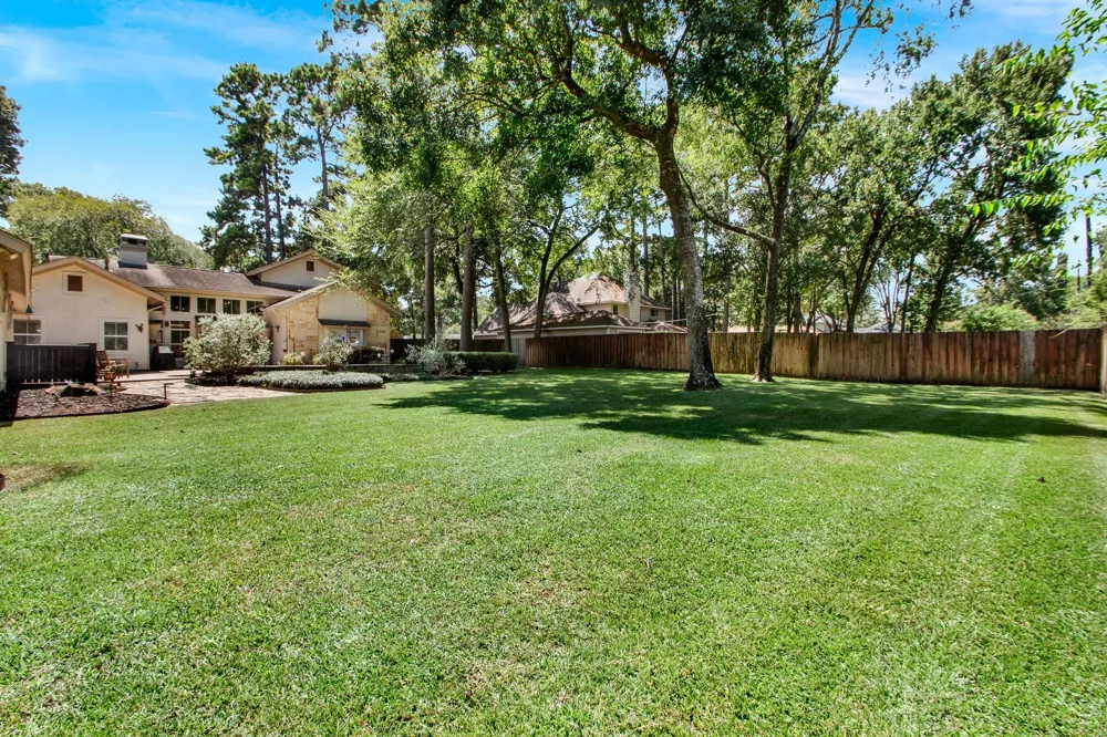 12102 Oak Bluff Drive Houston, TX 77070