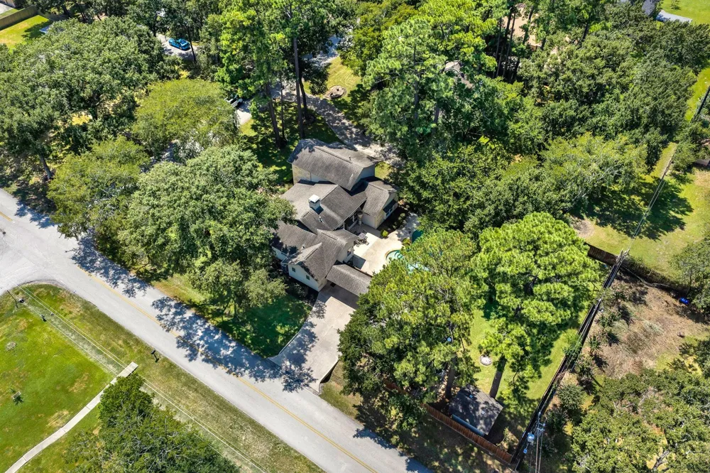 12102 Oak Bluff Drive Houston, TX 77070