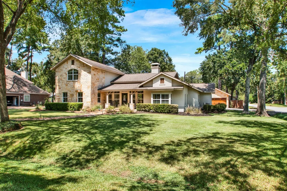 12102 Oak Bluff Drive Houston, TX 77070