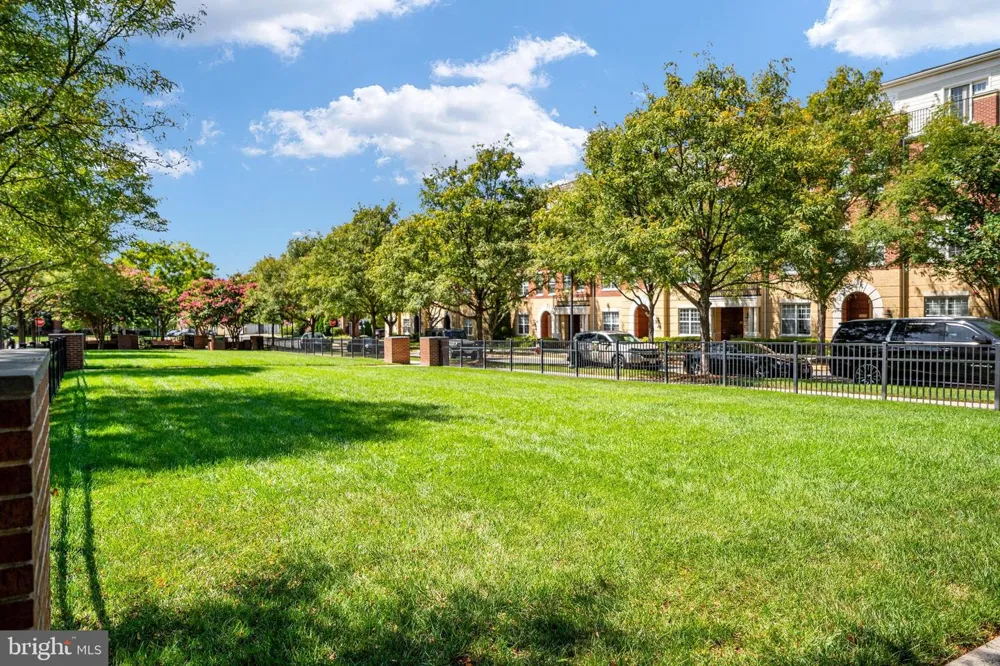 43643 MCDOWELL SQUARE Leesburg, VA 20176
