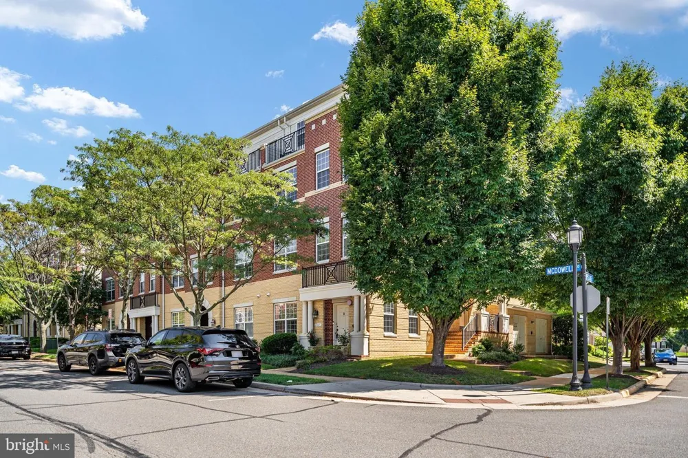 43643 MCDOWELL SQUARE Leesburg, VA 20176