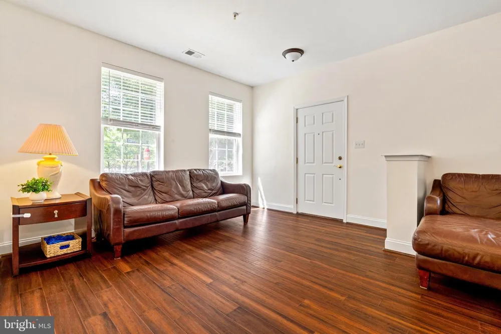 43643 MCDOWELL SQUARE Leesburg, VA 20176