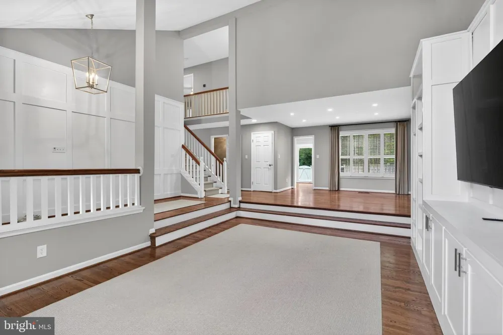 6 NEARFIELD ROAD Lutherville Timonium, MD 21093