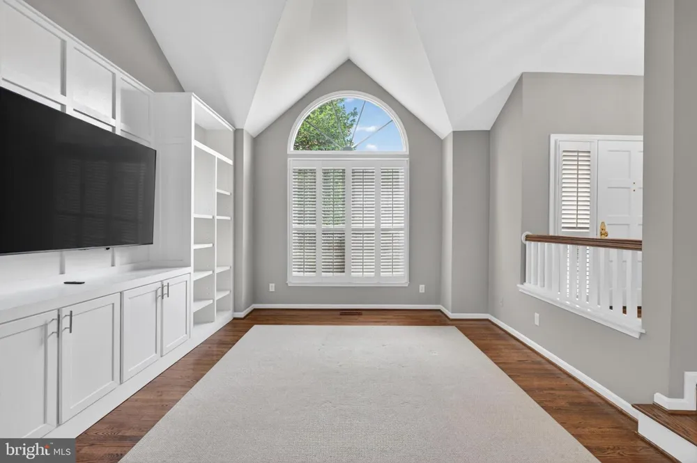 6 NEARFIELD ROAD Lutherville Timonium, MD 21093