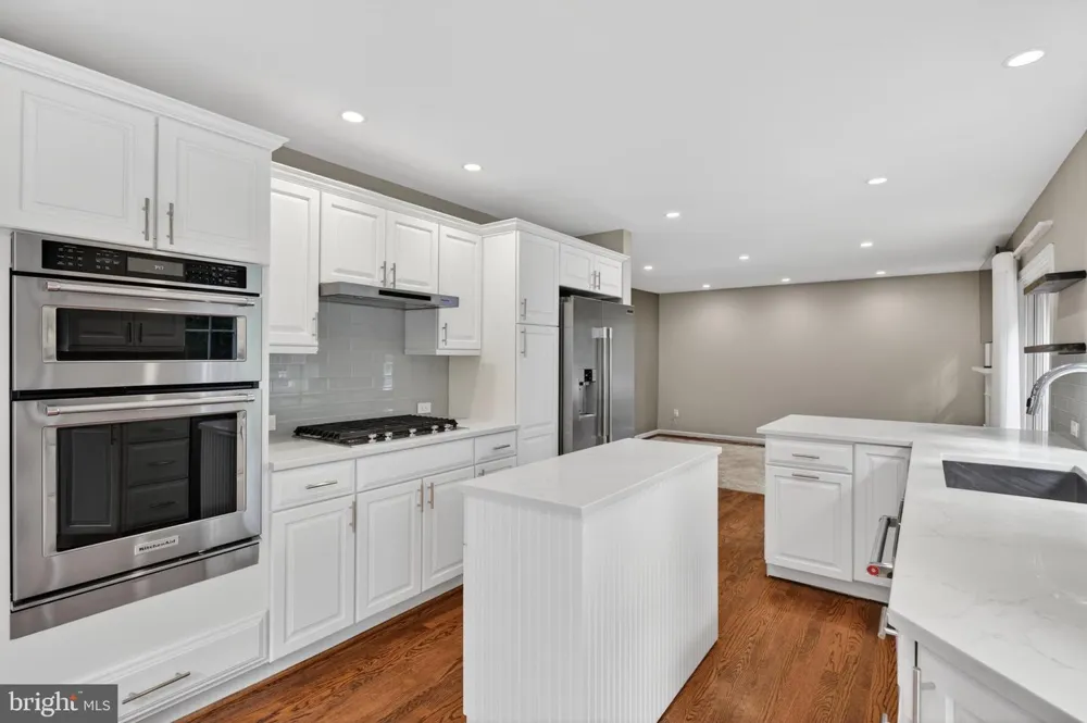 6 NEARFIELD ROAD Lutherville Timonium, MD 21093
