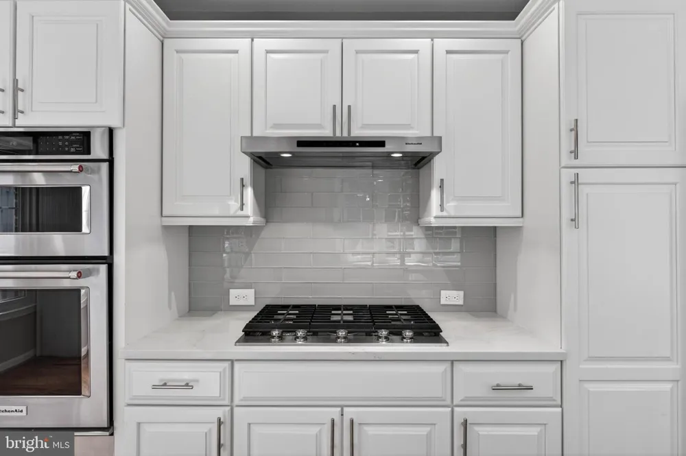 6 NEARFIELD ROAD Lutherville Timonium, MD 21093