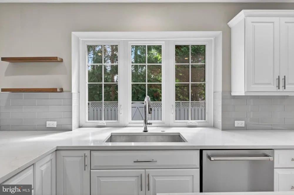 6 NEARFIELD ROAD Lutherville Timonium, MD 21093