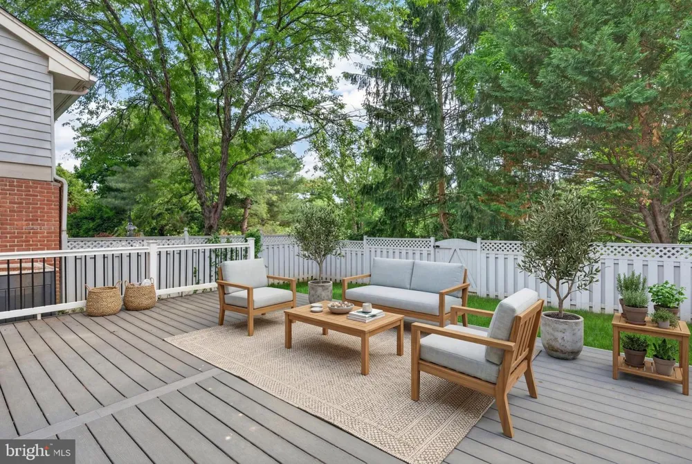 6 NEARFIELD ROAD Lutherville Timonium, MD 21093