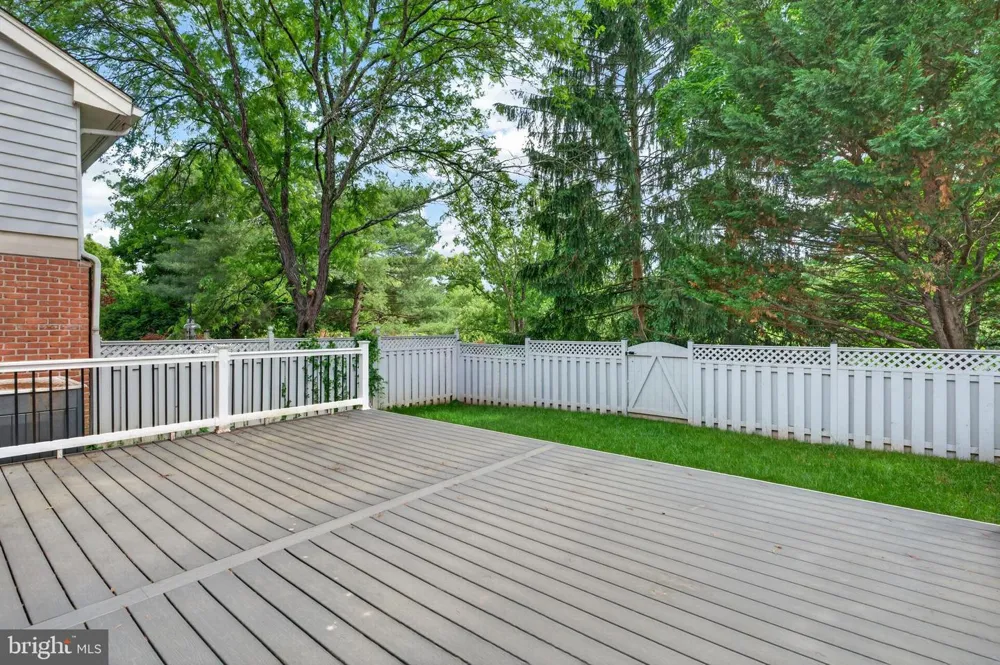6 NEARFIELD ROAD Lutherville Timonium, MD 21093