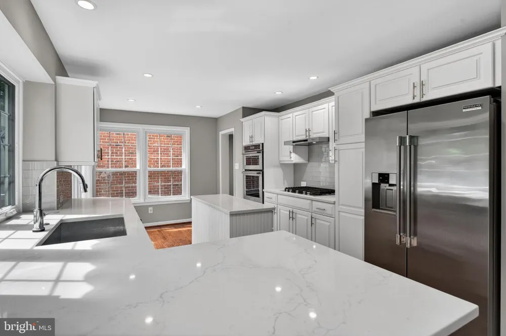 6 NEARFIELD ROAD Lutherville Timonium, MD 21093