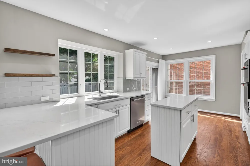 6 NEARFIELD ROAD Lutherville Timonium, MD 21093