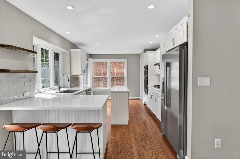 6 NEARFIELD ROAD Lutherville Timonium, MD 21093