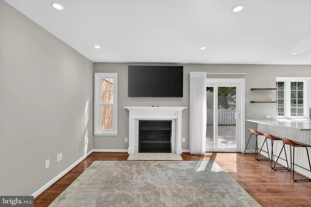 6 NEARFIELD ROAD Lutherville Timonium, MD 21093