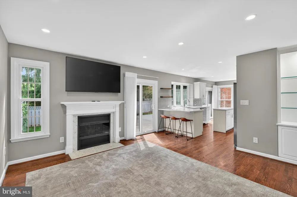 6 NEARFIELD ROAD Lutherville Timonium, MD 21093