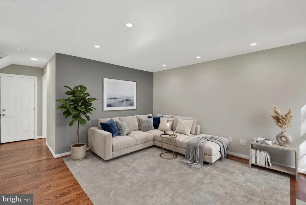 6 NEARFIELD ROAD Lutherville Timonium, MD 21093