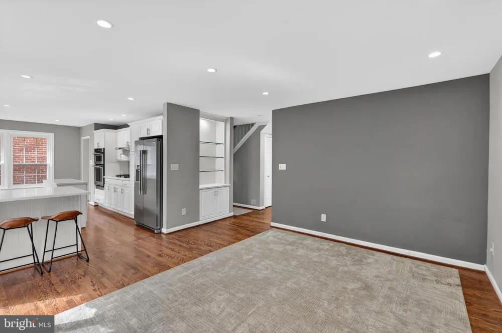6 NEARFIELD ROAD Lutherville Timonium, MD 21093