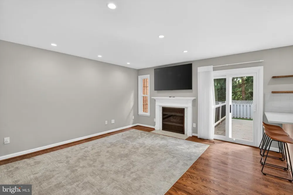 6 NEARFIELD ROAD Lutherville Timonium, MD 21093