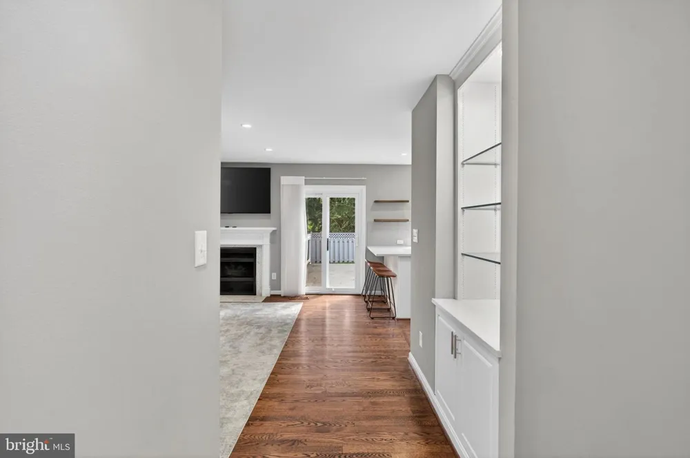 6 NEARFIELD ROAD Lutherville Timonium, MD 21093