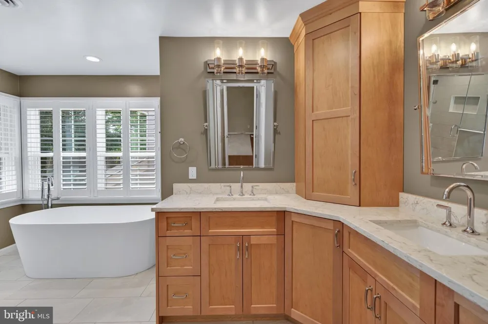 6 NEARFIELD ROAD Lutherville Timonium, MD 21093