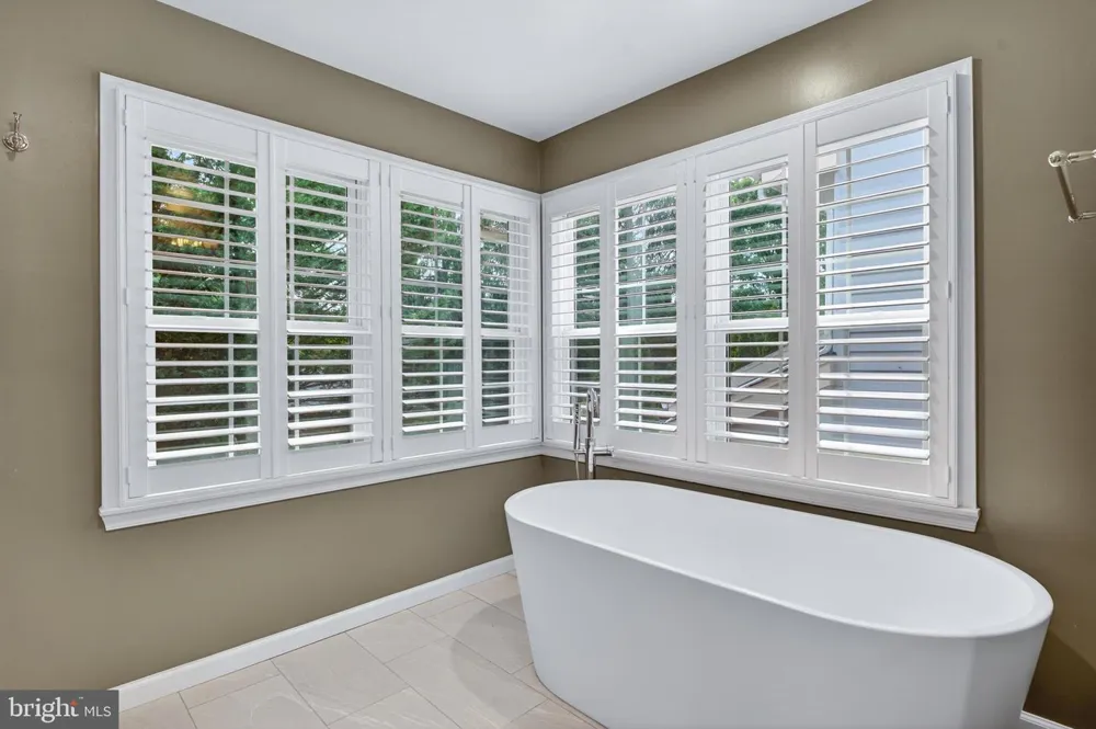 6 NEARFIELD ROAD Lutherville Timonium, MD 21093
