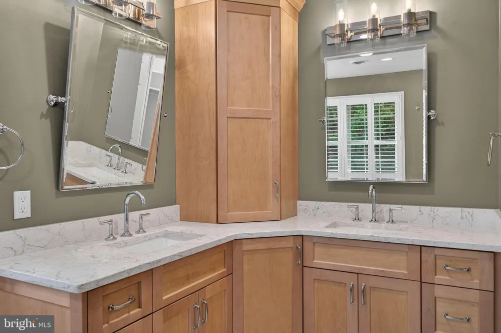 6 NEARFIELD ROAD Lutherville Timonium, MD 21093