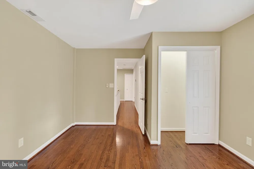 6 NEARFIELD ROAD Lutherville Timonium, MD 21093