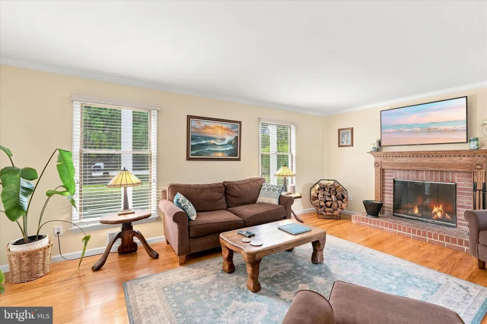 264 BEACHVIEW AVENUE Manahawkin, NJ 08050