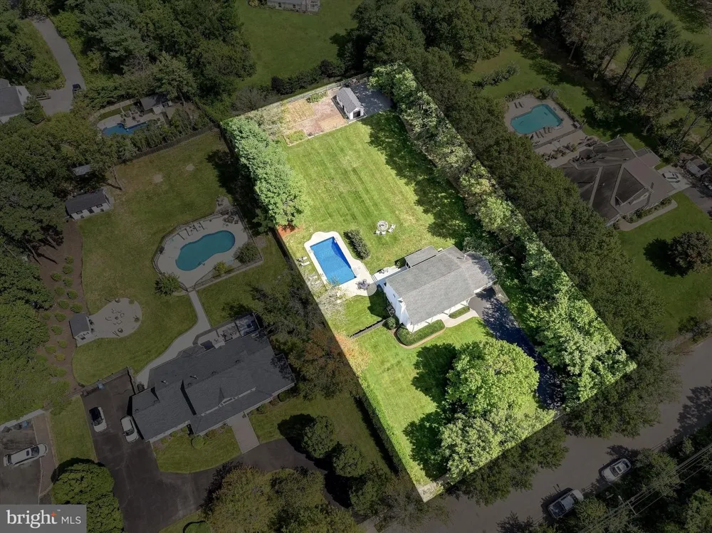 264 BEACHVIEW AVENUE Manahawkin, NJ 08050