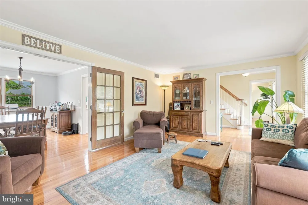 264 BEACHVIEW AVENUE Manahawkin, NJ 08050