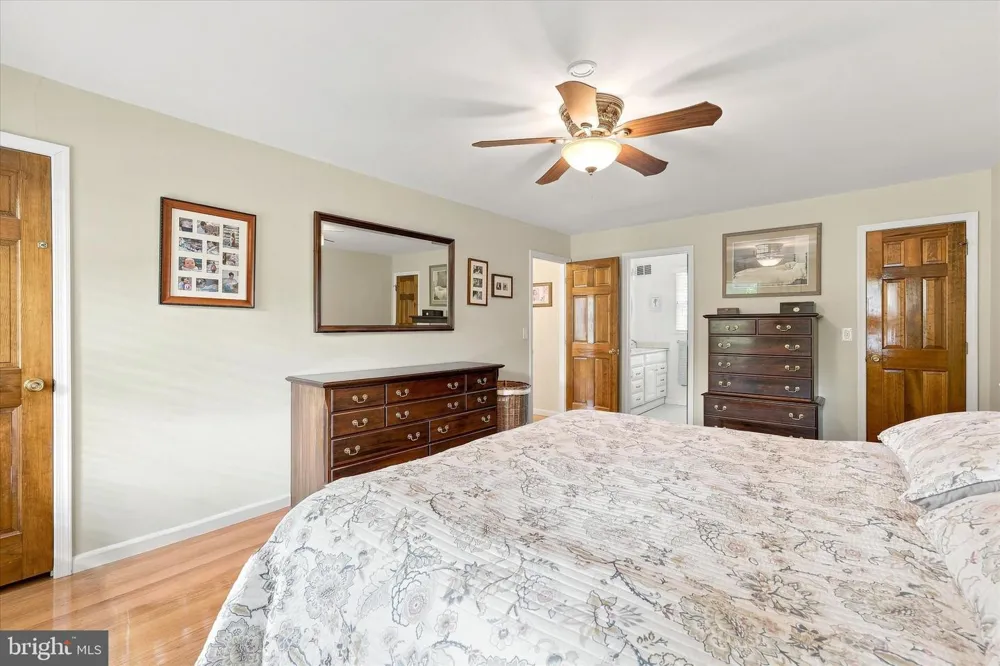264 BEACHVIEW AVENUE Manahawkin, NJ 08050