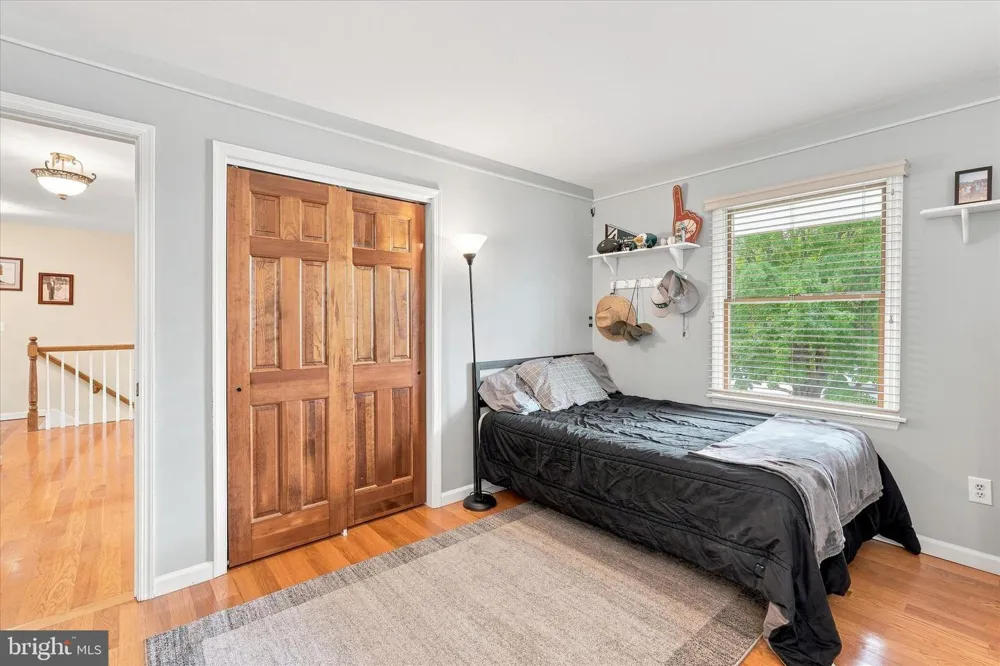 264 BEACHVIEW AVENUE Manahawkin, NJ 08050