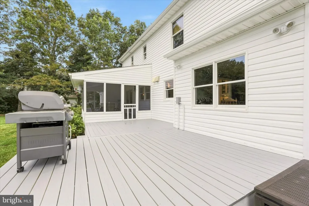 264 BEACHVIEW AVENUE Manahawkin, NJ 08050